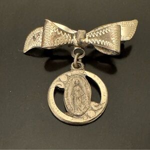 Vintage Sterling Silver Miraculous Medal Bow Brooch Catholic Devotional Pin